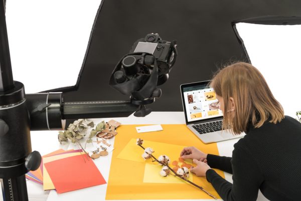 tips for selling jewelry on Zoom - setup your workspace