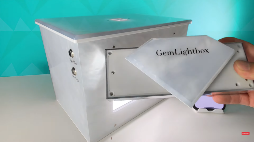 Place the Aerial diamond piece into the GemLightbox lid