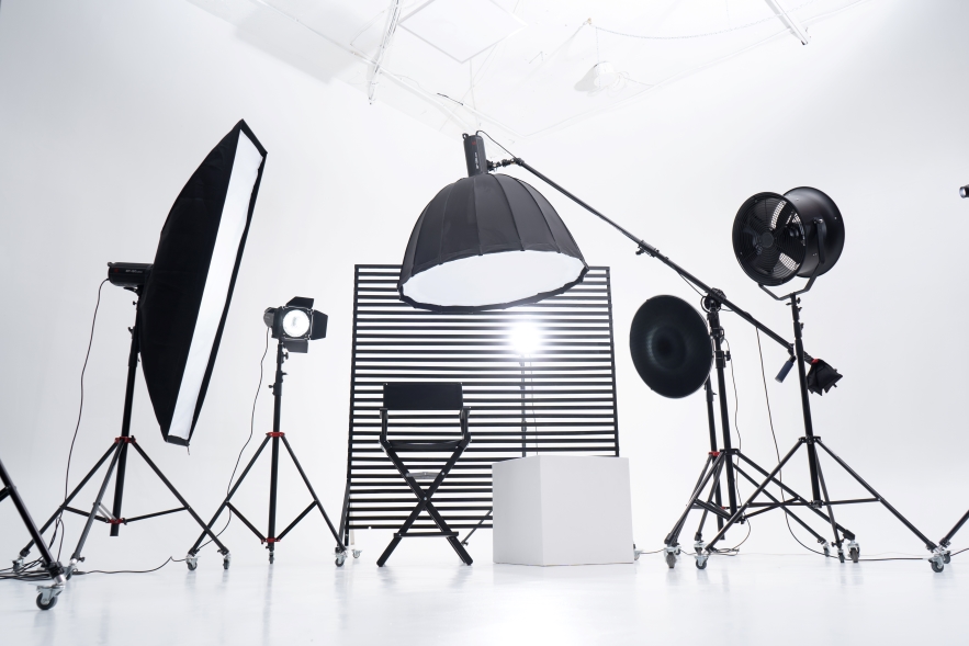 Lightbox Photography Vs Professional Lighting: Unveiling the True